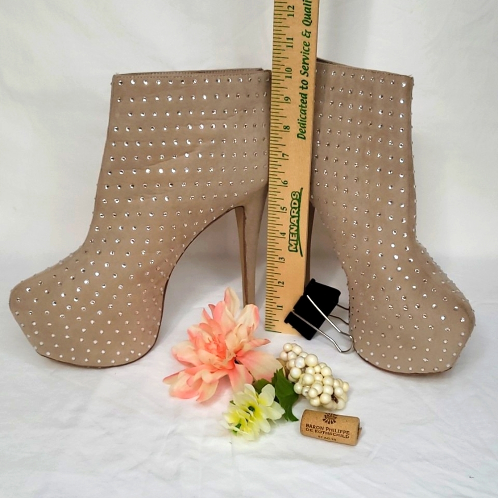 Signature by Shi Tan Size 10 rhinestone ankle boots